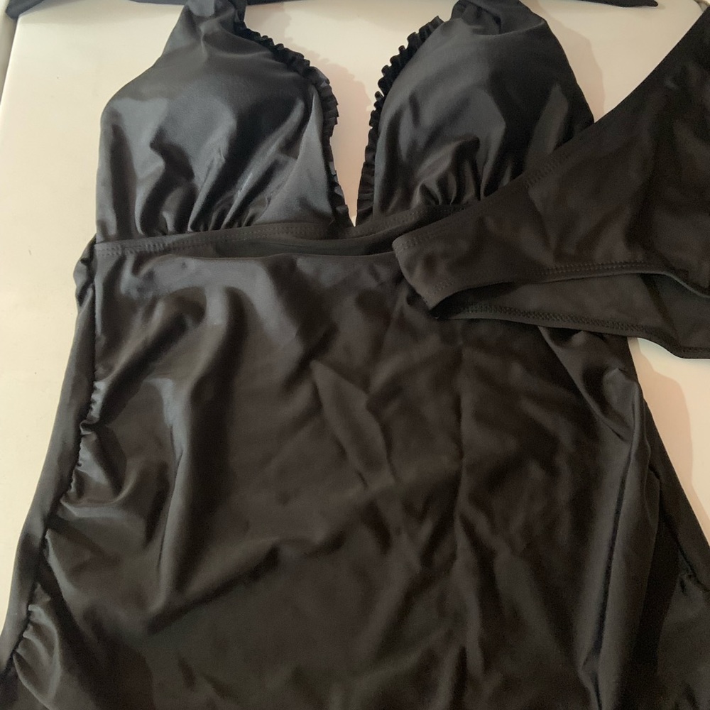 Women’s tankini bathing suit